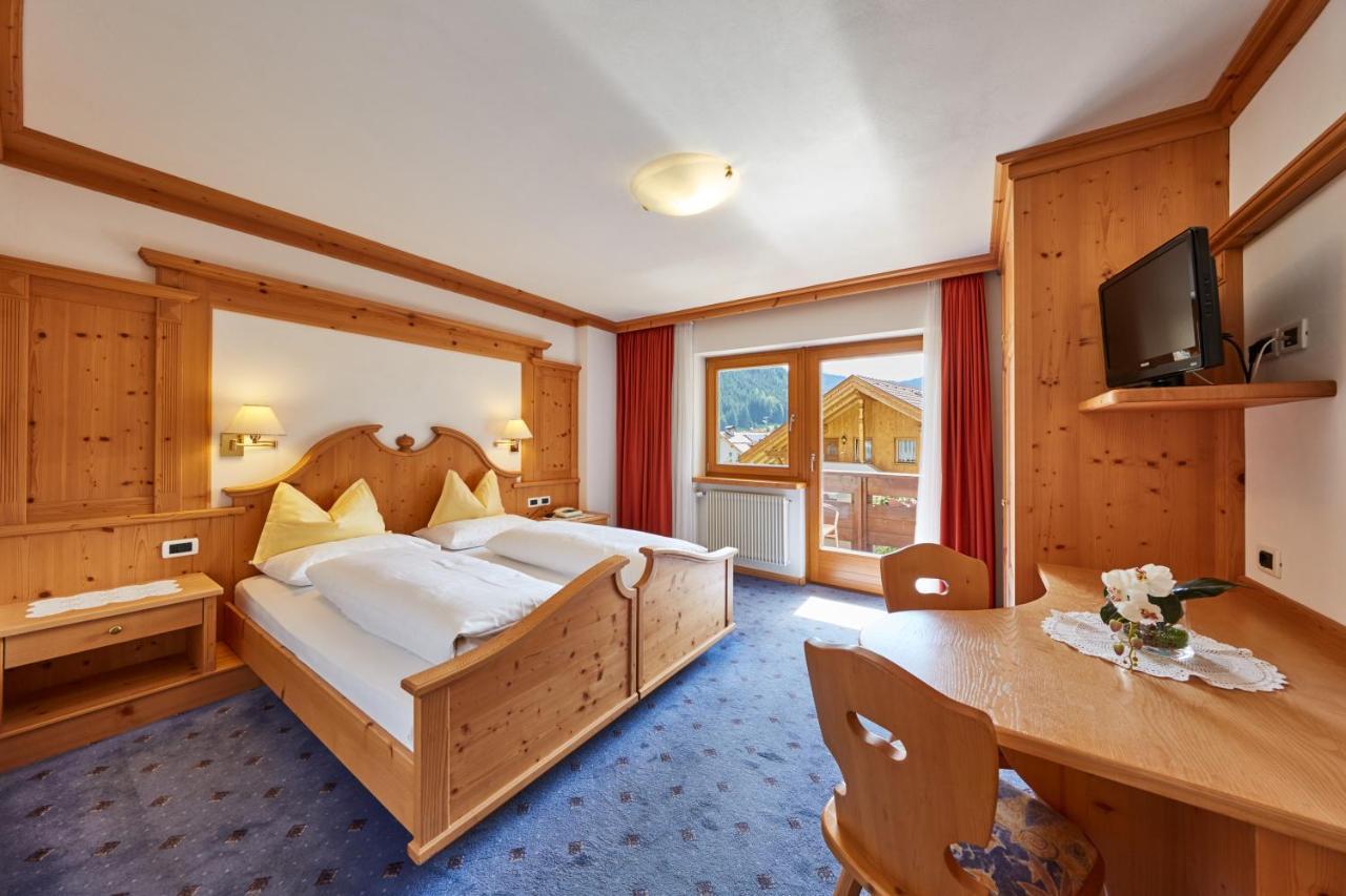 La Ciano Bed and Breakfast Corvara Exteriör bild