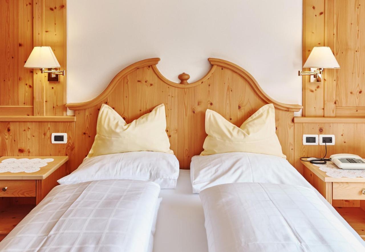 La Ciano Bed and Breakfast Corvara Exteriör bild